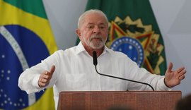 Lula anuncia política de reajuste do salário mínimo e isenção de Imposto de Renda