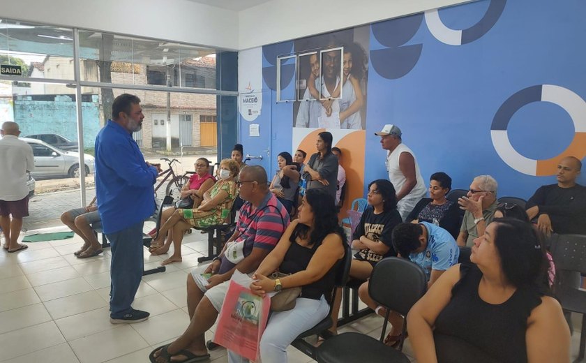 Equipe e-Multi orienta população sobre combate às zoonoses
