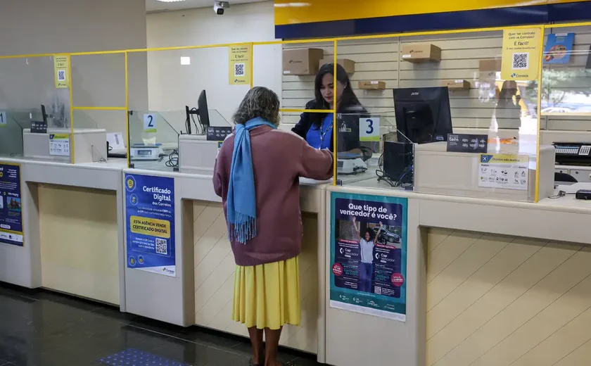 Mais de 488 mil aposentados já foram aos Correios contestar descontos