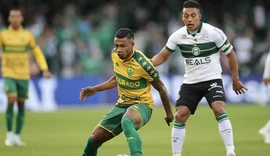 Coritiba vence o Cuiabá e mantém o CRB no G4 da Série B