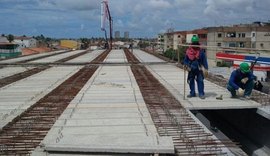 Secretaria conclui instalação da pré-laje do viaduto de Jacarecica