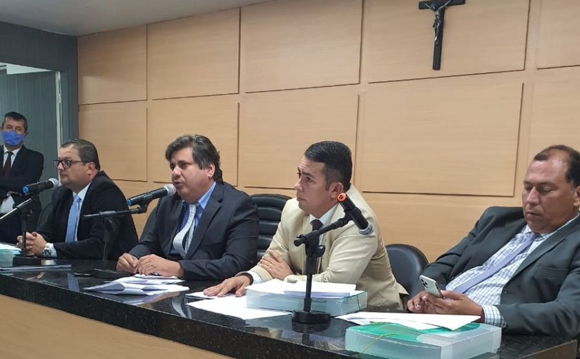 Apoiada em lei, Câmara de Arapiraca aprova R$ 43 mi para salário de servidor e hospitais