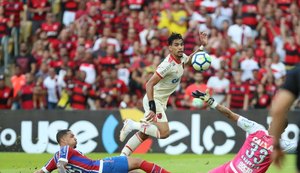 Diego e Paquetá marcam e recolocam Flamengo na liderança do Brasileirão