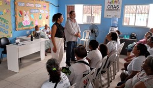 Profissionais da Saúde orientam a população sobre cuidados com os animais domésticos