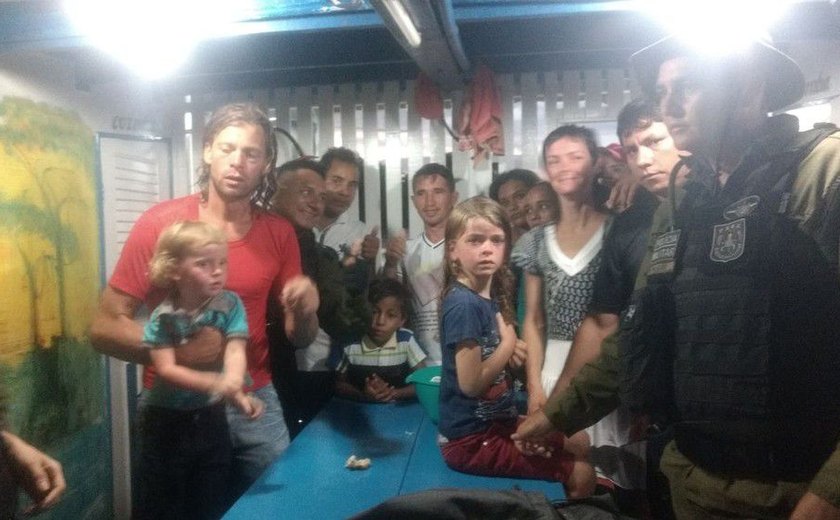 Imagens mostram chegada de família dos EUA à cidade de Breves, após resgate no PA