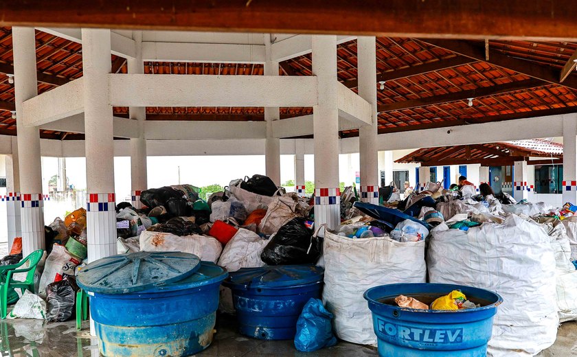 Plastitroque em Coqueiro Seco coleta quase 2 toneladas de resíduos plásticos