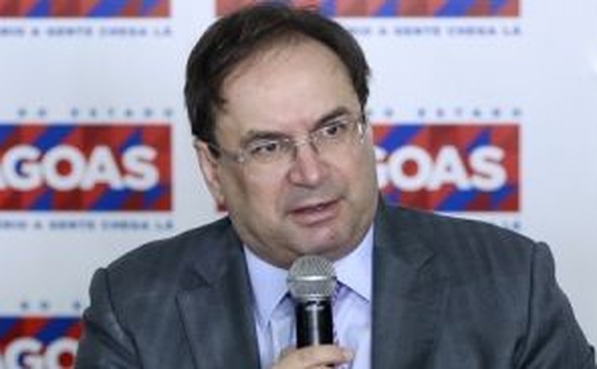 Luciano Barbosa defende maior autonomia financeira para estados e municípios