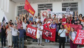 Movimentos repudiam o golpe militar