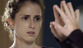 'A Força do Querer': Ivana surta e questiona empregada: 'Acha que sou gay?'