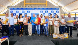 Paulo Dantas entrega 1,8 t de sementes e investe mais de R$ 280 mil na agricultura familiar em Maribondo