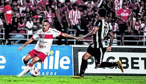 CRB encara o Athletico no Estádio Rei Pelé