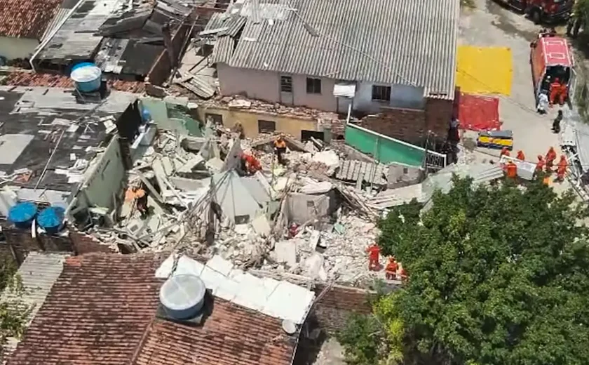 Desabamento em Olinda deixa dois mortos e feridos