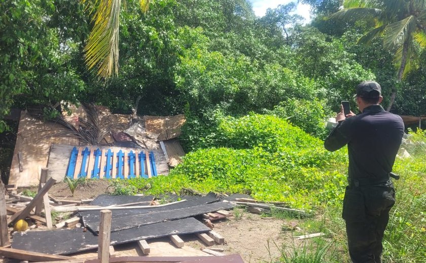 Mortes de peixes-boi: fiscalização autua obra por descarte irregular de cimento próximo ao Rio Tatuamunha