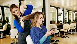 Senac oferece serviços gratuitos de corte de cabelo, massagem e barbearia
