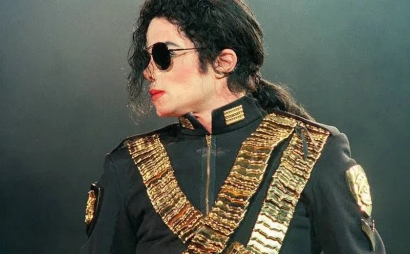 Biografia revela que cantor Michael Jackson era chamado de 'fedorento' por amigos
