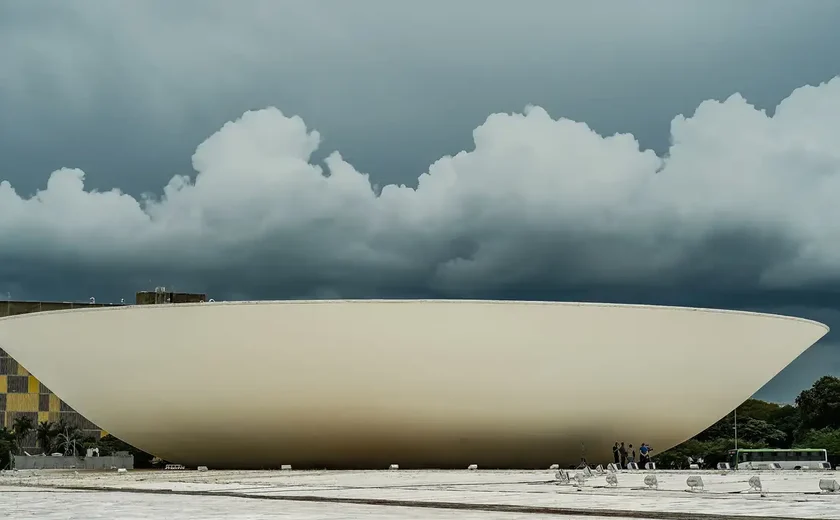 Deputados pedem investigação federal sobre megaoperação no Rio