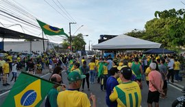Acampamento em frente ao Quartel do Exército é desmontado em Maceió