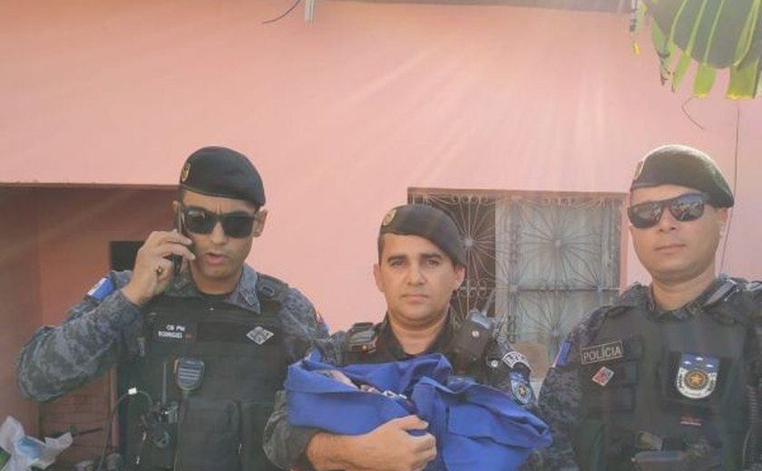 Polícia Militar ajuda gestante em trabalho de parto na parte alta de Maceió
