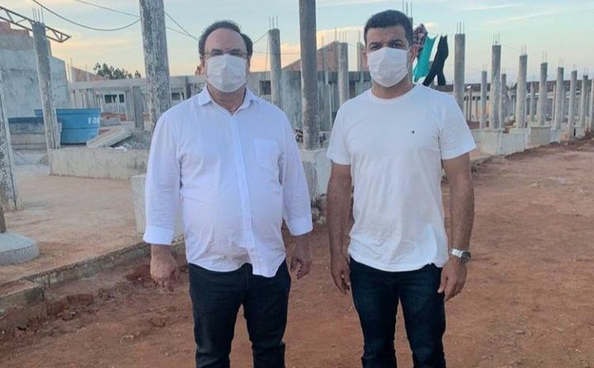 Luciano visita obras e agenda reunião com construtora da UPA de Arapiraca