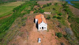 Assombrações e milagres em igreja à beira do Velho Chico