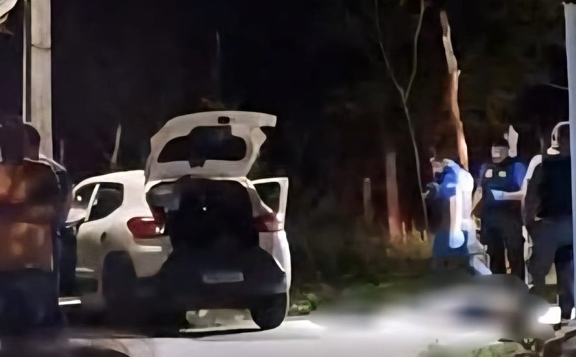 Motorista por aplicativo é atingido por tiros, bate em poste e morre no dia do aniversário