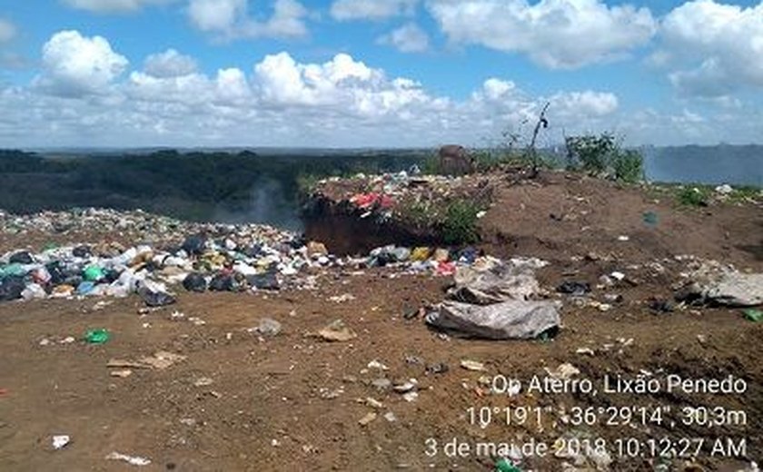 BPA registra crime ambiental por descarte irregular de resíduos em lixão de Penedo