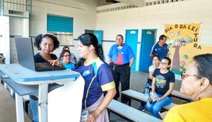 Sinteal vai a escolas e simula cálculo da aposentadoria