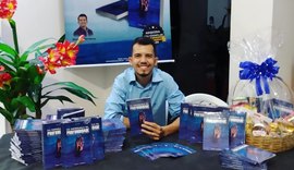 Professor relata em livro seu naufrágio na foz do São Francisco