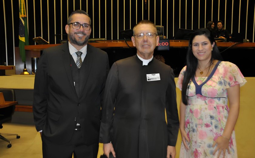 Leonardo Dias participa de Sessão Solene em Homenagem ao Dia do Nascituro, em Brasília