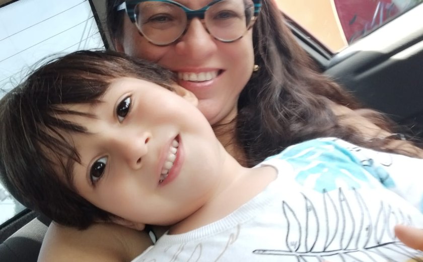 Mãe de criança autista faz vaquinha para comprar freezer e vender flau gourmet