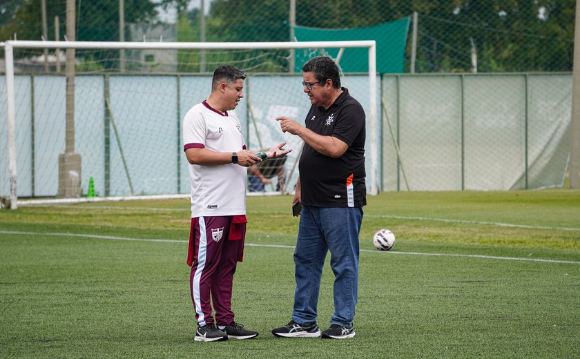 CRB encerra treinos em São Paulo e segue nesta quarta para Santos