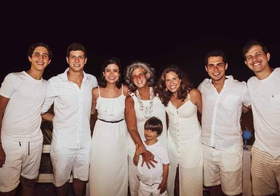 Deputados federais João Campos e Tábata Amaral estão namorando.