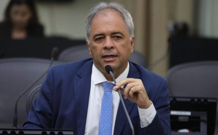 Deputado destaca assinatura da ordem de serviço para Estrada do Feijão