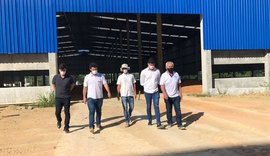 Com incentivos fiscais do estado, indústria de carpetes gera mais 800 empregos em AL