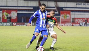 CSA treina em Goiânia e muda titulares
