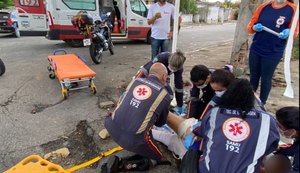Colisão entre carro e moto deixa uma pessoa ferida no bairro do Pinheiro