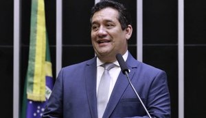 Pessoa vota projeto que garante benefícios a aposentados, deficientes e idosos