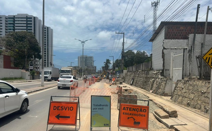 BRK realiza obra de ampliação da rede coletora de esgoto no litoral norte de Maceió