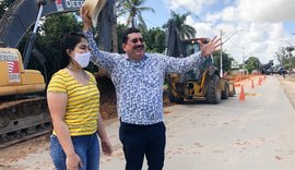 Secretária Gabriela e prefeito Gilberto Gonçalves vistoriam avanço de obra na principal avenida de Rio Largo