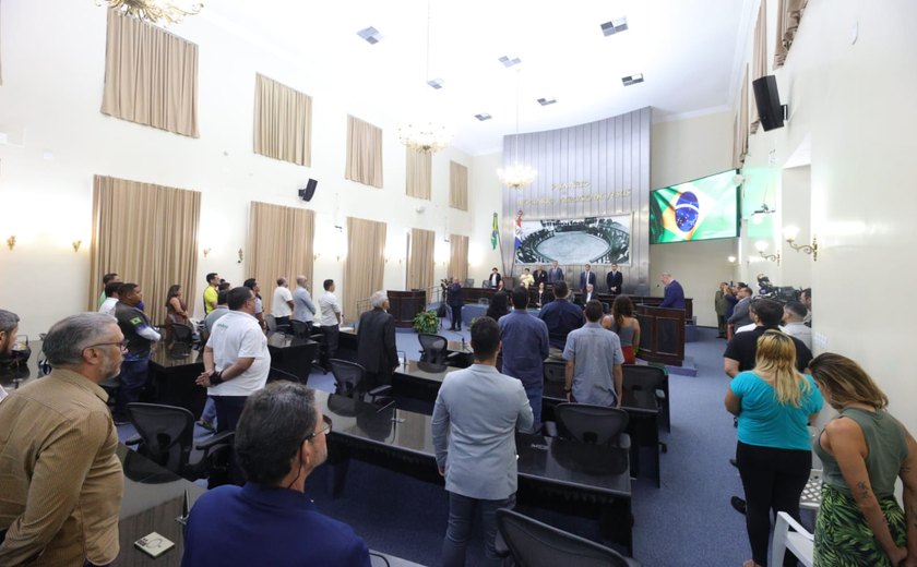 Assembleia debate regulamentação de cães de porte grande