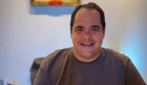 Prefeito Bocão assina autorização de pagamento de apoio financeiro a blocos de Carnaval