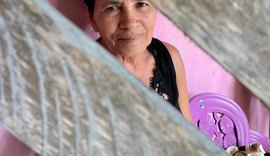 Artista alagoana expõe no RJ pinturas sobre novelas e cotidiano rural