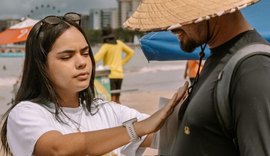 Trabalhadores da orla de Maceió recebem orientação sobre riscos do sol nos lábios
