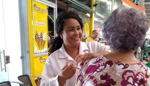 Saúde mantém postos e leva vacinação para áreas de difícil acesso
