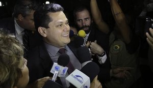 Alcolumbre tenta chapa única para Mesa do Senado