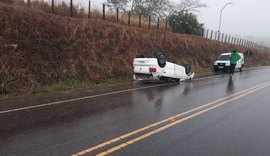 Motorista perde controle de veículo e capota na rodovia AL-220