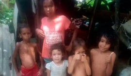 Dona de casa implora por ajuda após perder barraco que morava devido às chuvas de maio