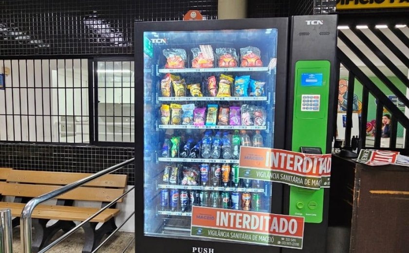 Vigilância Sanitária interdita máquina de venda automática em situação irregular