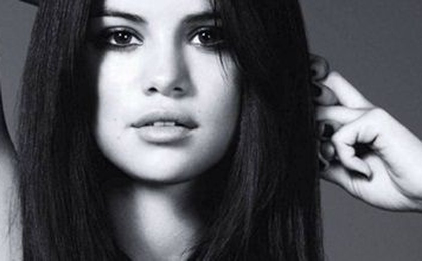 Selena Gomez deleta o Instagram uma vez por semana e explica o porquê