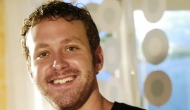 Ator Sérgio Hondjakoff luta contra quatro vícios e trocou objetos pessoais por drogas